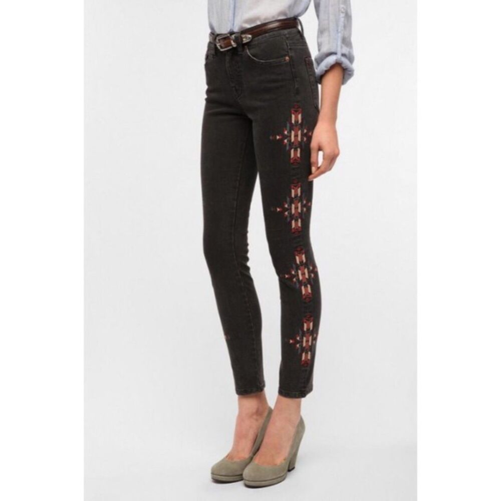 BDG Embroidered High Rise Cigarette Ankle Jeans 28 Aztec Boho Grunge Black Indie